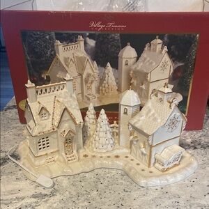 Lenox Mistletoe Park Santa’s Barn/Workshop